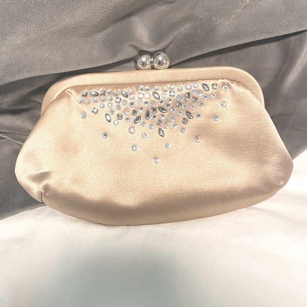 The perfect shoulder bag.
